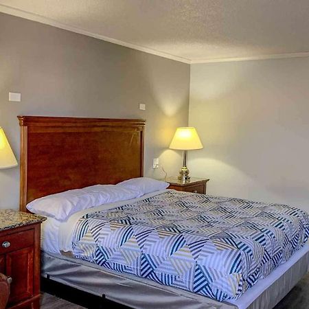 Motel 6 Newport News, Va - Fort Eustis Экстерьер фото