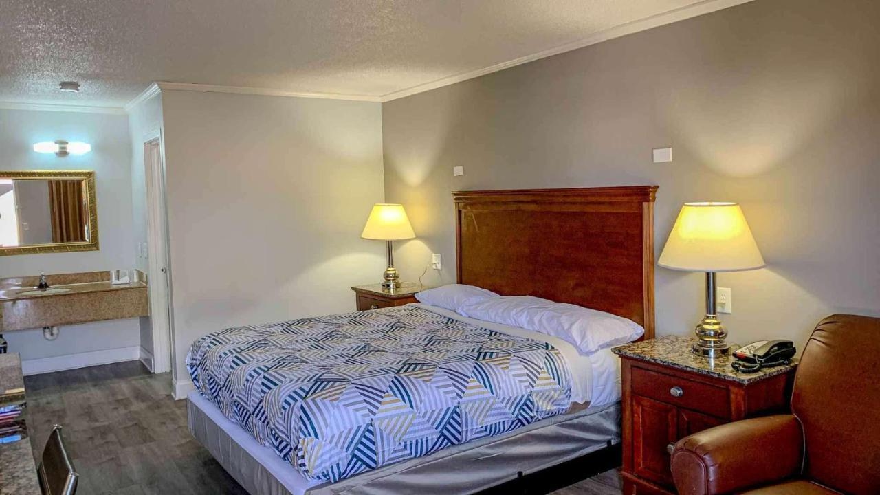 Motel 6 Newport News, Va - Fort Eustis Экстерьер фото